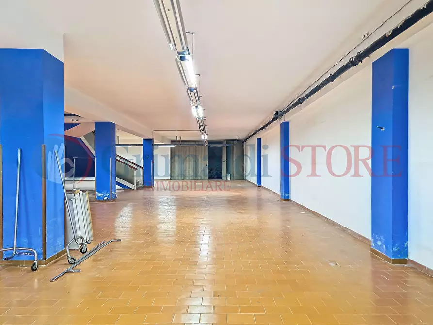 Immagine 26 di Attività commerciale in vendita  a Francavilla Fontana