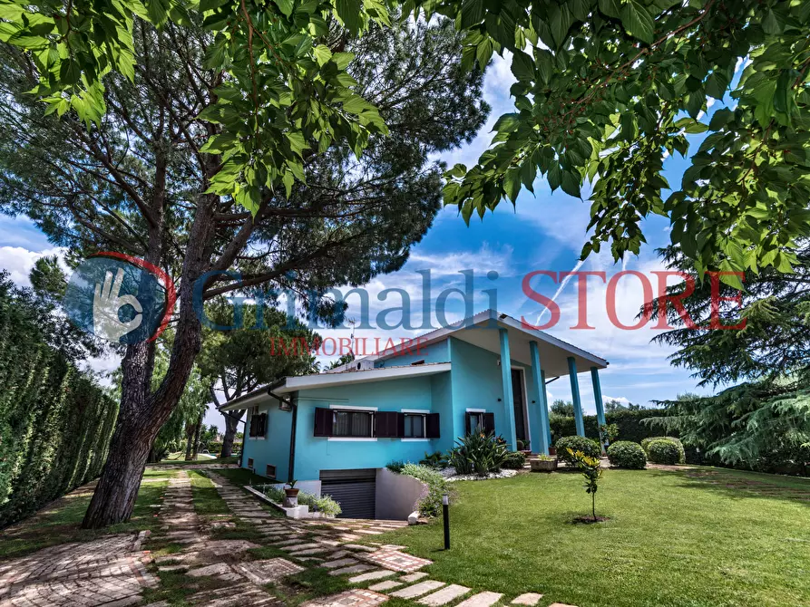 Immagine 86 di Villa in vendita  a Grottaglie