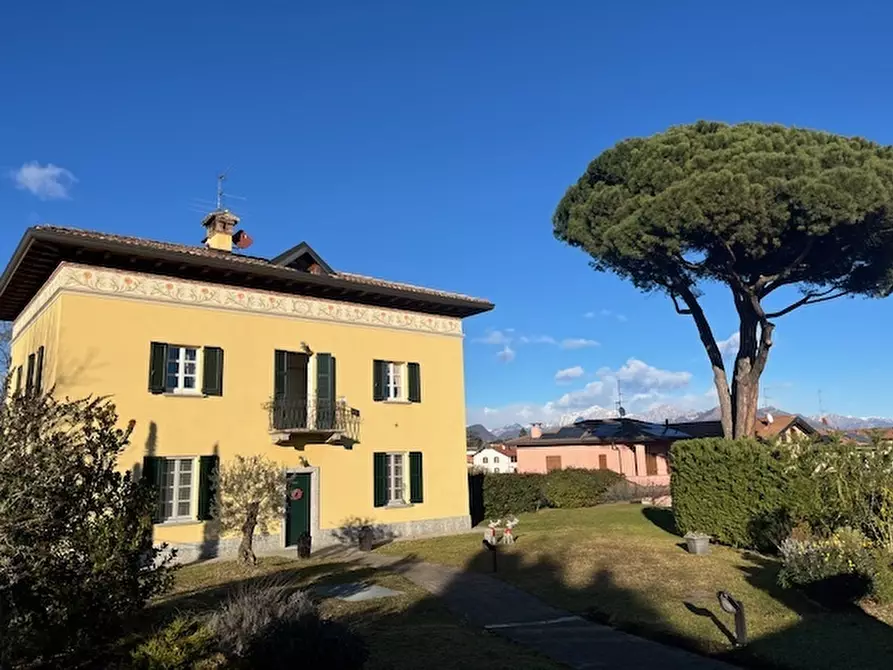 Immagine 3 di Appartamento in vendita  in Via della Noce 116 a Alzate Brianza