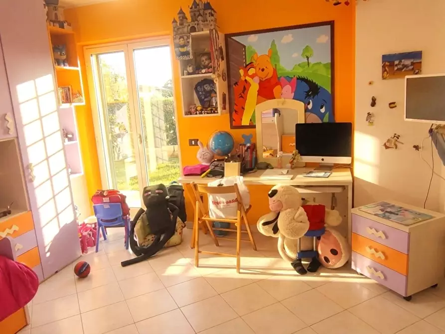 Immagine 10 di Quadrilocale in vendita  in Via Eduardo Scarfoglio 15B a Giugliano In Campania