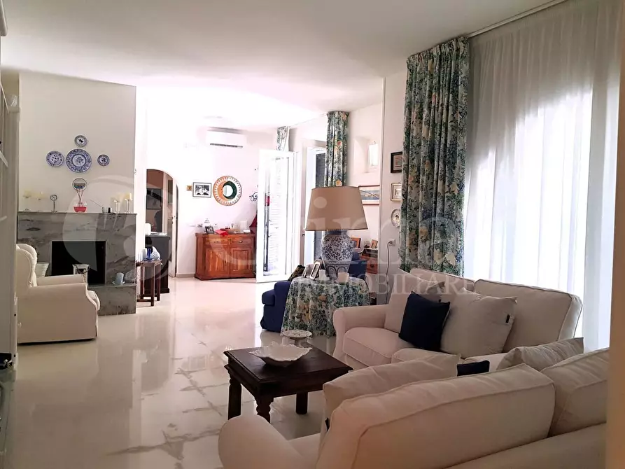 Immagine 2 di Casa indipendente in vendita  in corso cesare vergine a Tuglie