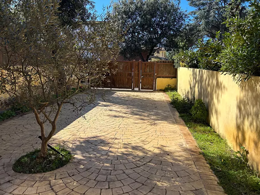 Immagine 1 di Casa indipendente in affitto  in Viale Stella Marina 24 a Anzio