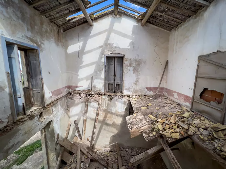 Immagine 18 di Villa in vendita  in VIA MALLIA 47 a Siracusa