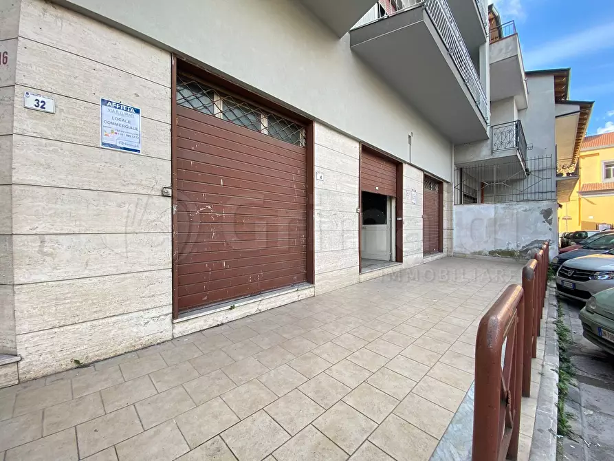 Immagine 1 di Locale commerciale in affitto  a Villaricca