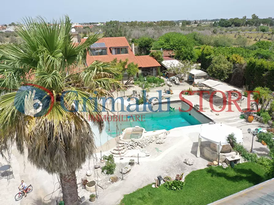 Immagine 8 di Casa indipendente in vendita  in C.S. Lu Monte 1 a Lizzanello