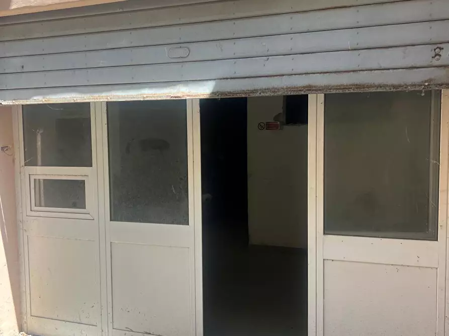 Immagine 9 di Magazzino in vendita  in Via Alfredo Panzini a Roma