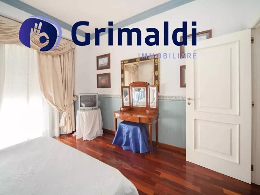 Immagine 19 di Appartamento in vendita  in Via Privata del Parco Comola Ricci a Napoli