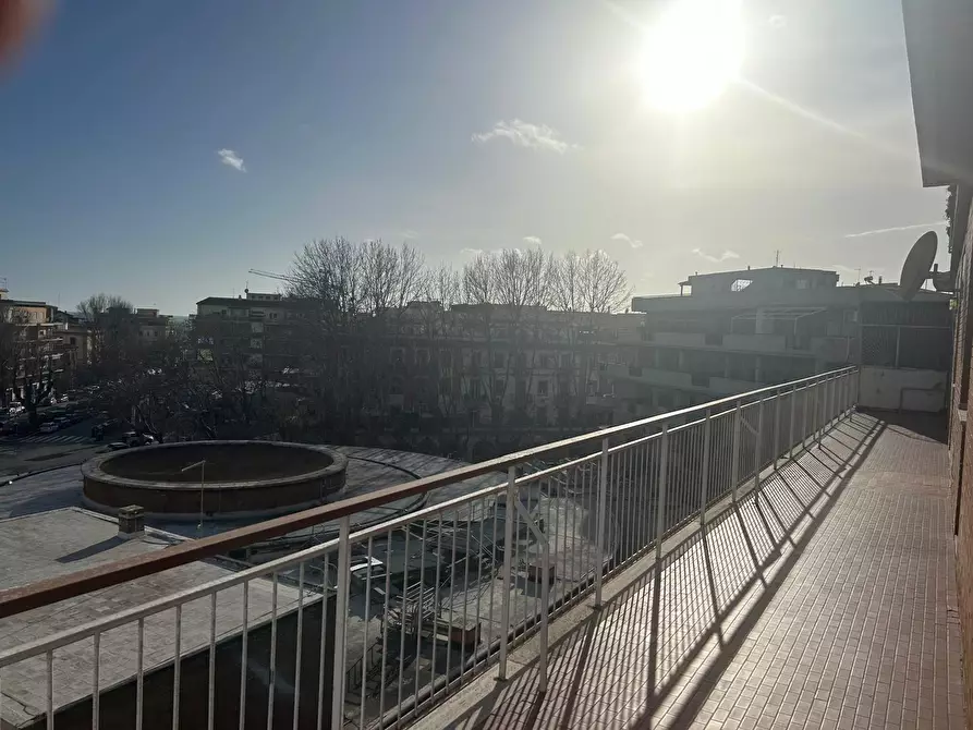 Immagine 21 di Appartamento in vendita  a Roma