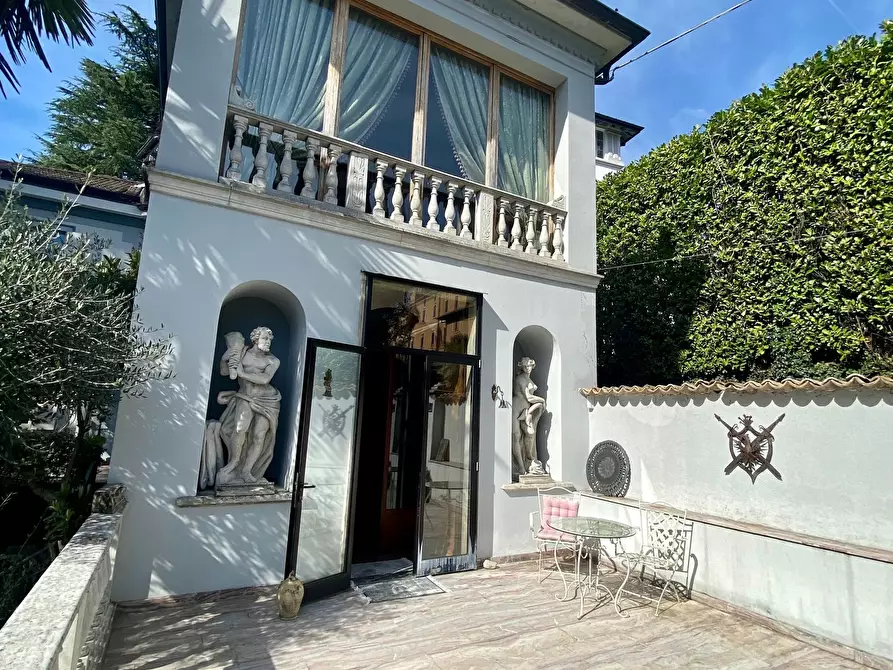 Immagine 10 di Villa in vendita  in Via Milano 6 a Dizzasco