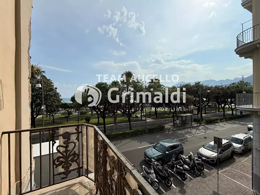 Immagine 7 di Appartamento in vendita  in Corso Giuseppe Garibaldi 167 a Salerno