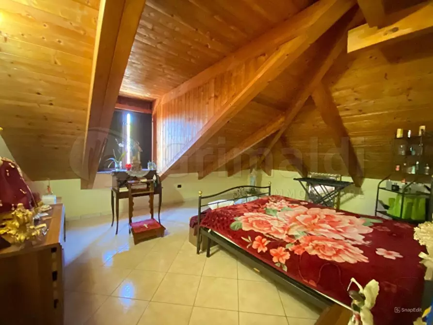 Immagine 10 di Trilocale in vendita  a Giugliano In Campania