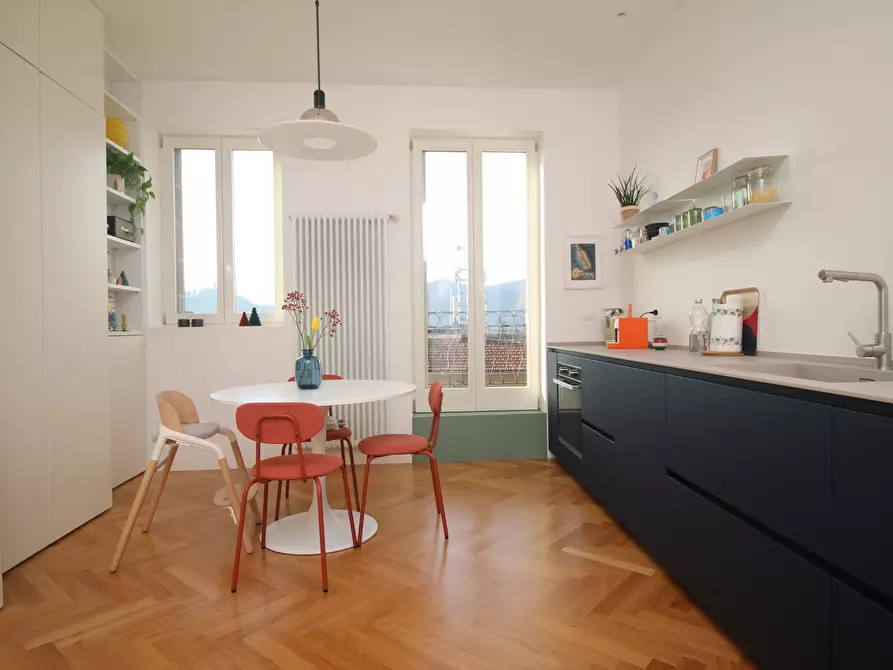 Immagine 2 di Trilocale in vendita  in SALITA SAN DONATO 6 a Como