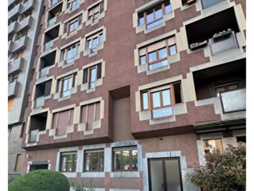 Immagine 3 di Ufficio in vendita  in Viale Paolo Onorato Vigliani 13 a Milano