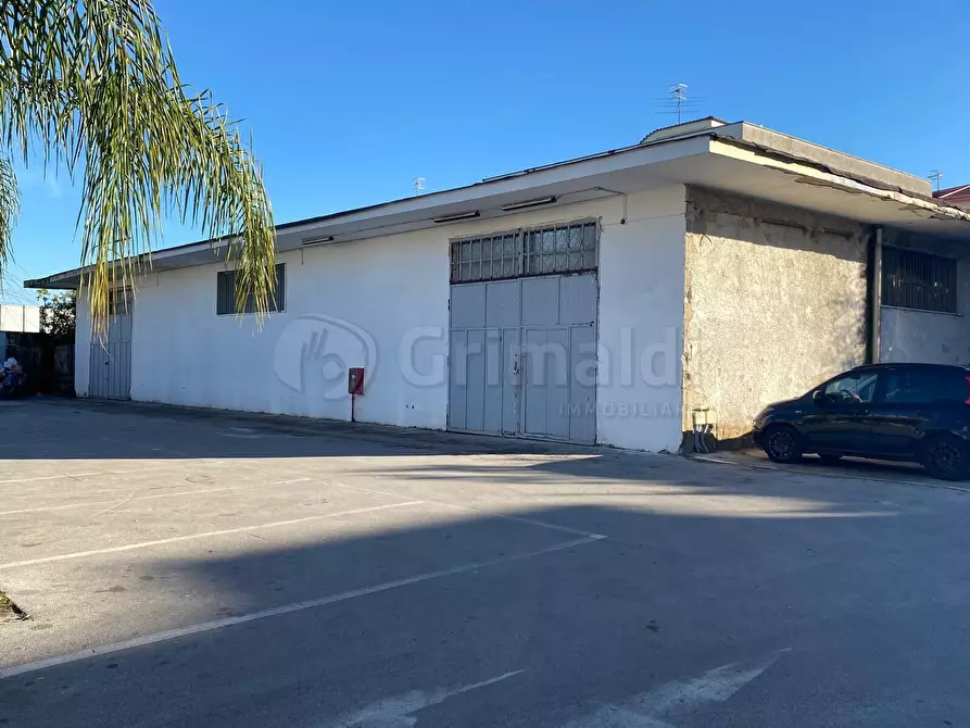 Immagine 1 di Capannone industriale in affitto  a Mugnano Di Napoli