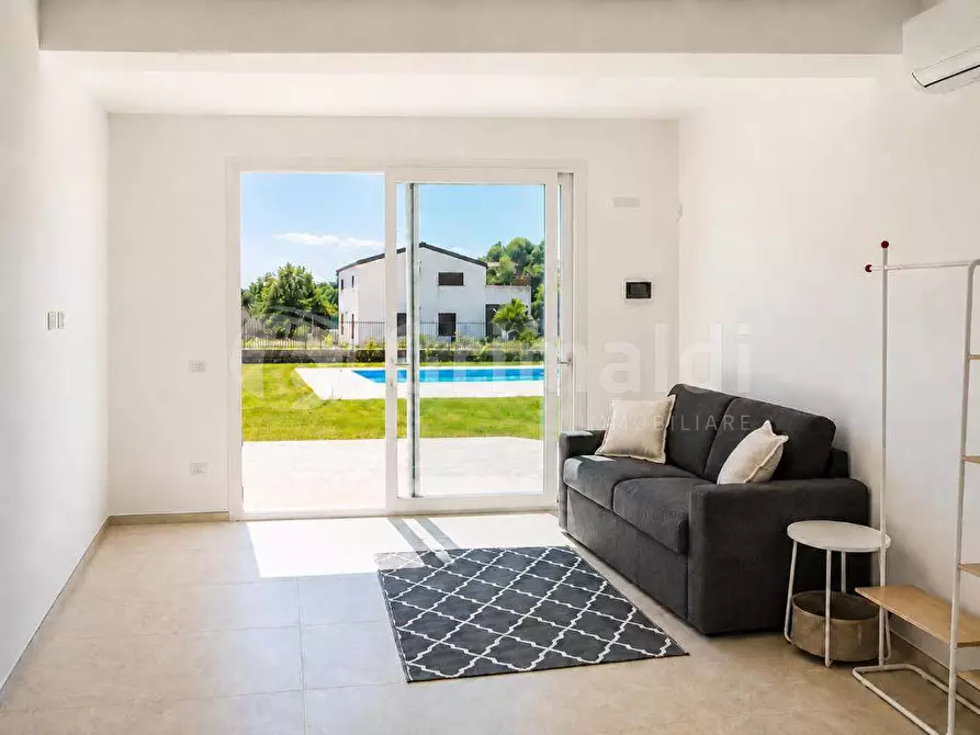 Immagine 6 di Villa in affitto  a Siracusa