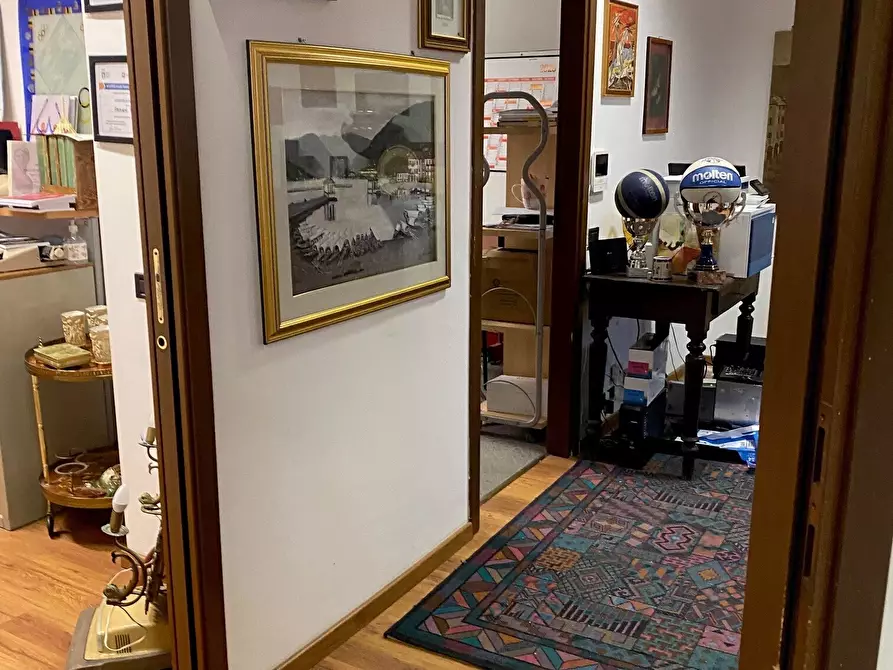 Immagine 13 di Ufficio in vendita  in Viale Innocenzo 19 a Como