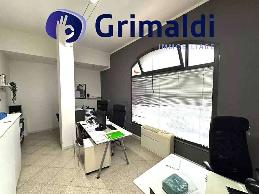 Immagine 1 di Ufficio in affitto  a Napoli