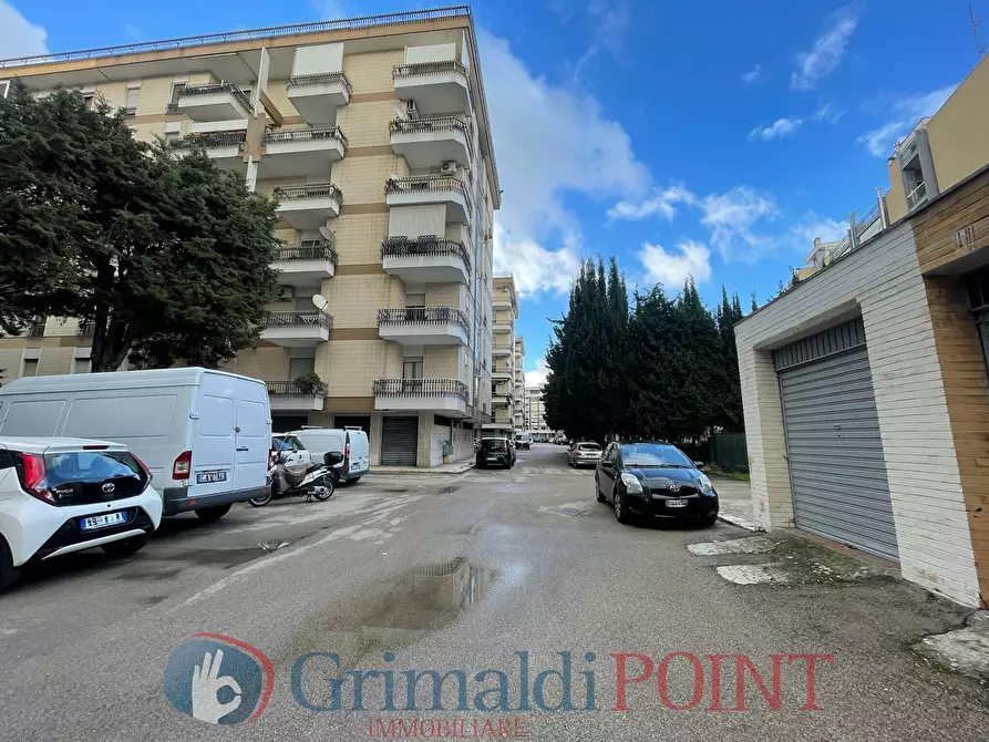 Immagine 6 di Garage in affitto  a Lecce