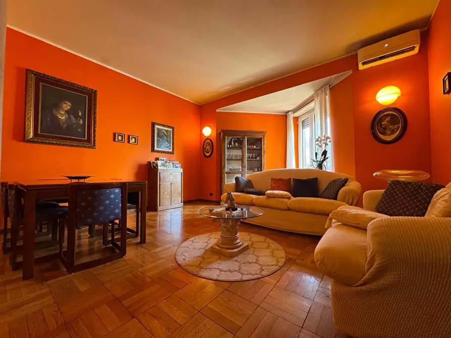 Immagine 9 di Bilocale in vendita  in Viale Massenzio Masia 79 a Como