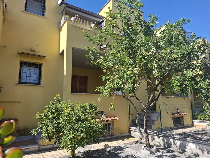 Immagine 1 di Villetta a schiera in vendita  in Via degli Olmi a Anzio