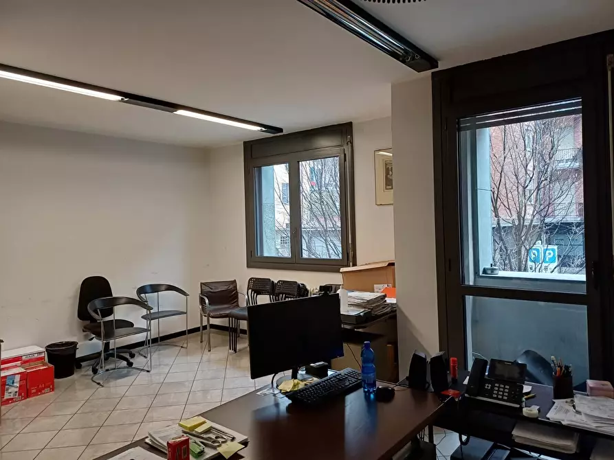 Immagine 9 di Ufficio in vendita  in VIA EINAUDI 4 a Como