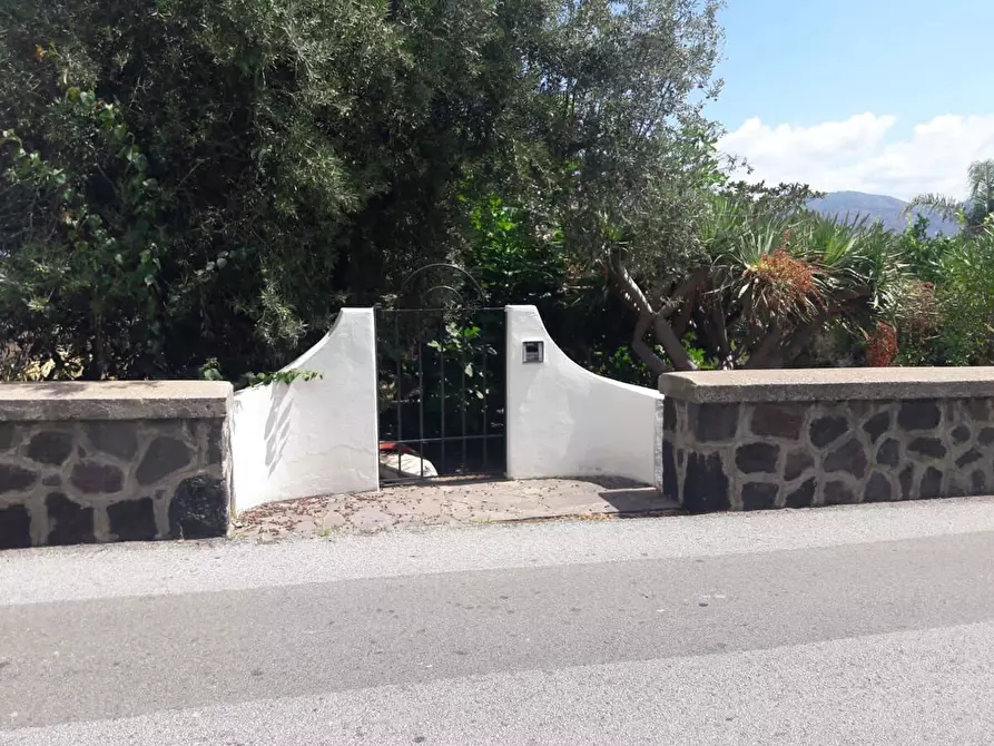 Immagine 29 di Casa indipendente in vendita  in via Umberto I 1 a Santa Marina Salina