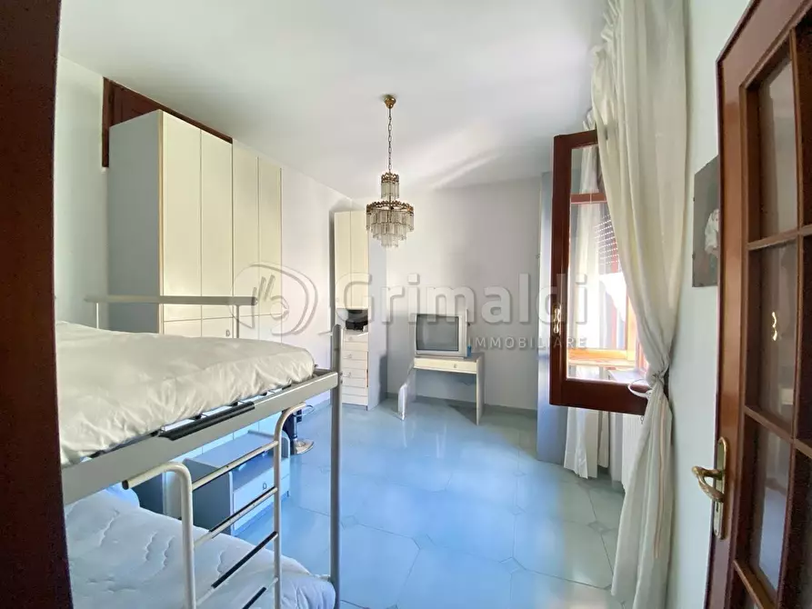 Immagine 15 di Casa bifamiliare in vendita  a Giugliano In Campania