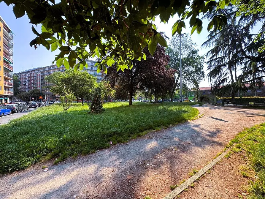 Immagine 26 di Appartamento in vendita  in Via Dei Tulipani 1 a Milano