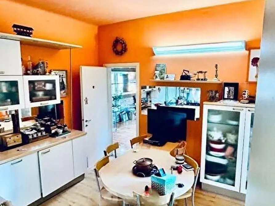 Immagine 21 di Quadrilocale in vendita  a Brunate