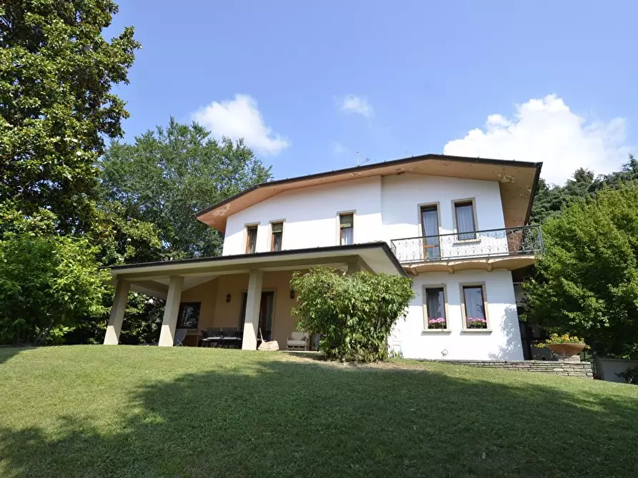 Immagine 4 di Villa in vendita  in via Lodorina 11 a Erba