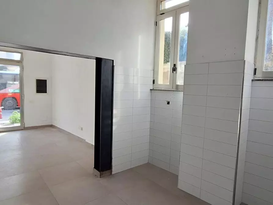 Immagine 11 di Locale commerciale in vendita  in Via Consolare Pompea 1561 a Messina