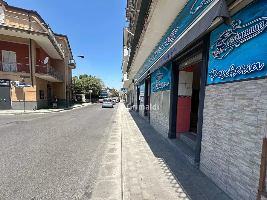Immagine 10 di Locale commerciale in affitto  in Via San Francesco D'Assisi 89 a Acerra