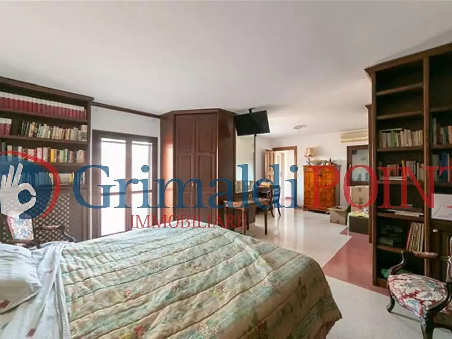 Immagine 21 di Villa in vendita  in Via Fiesole 28 a Lecce