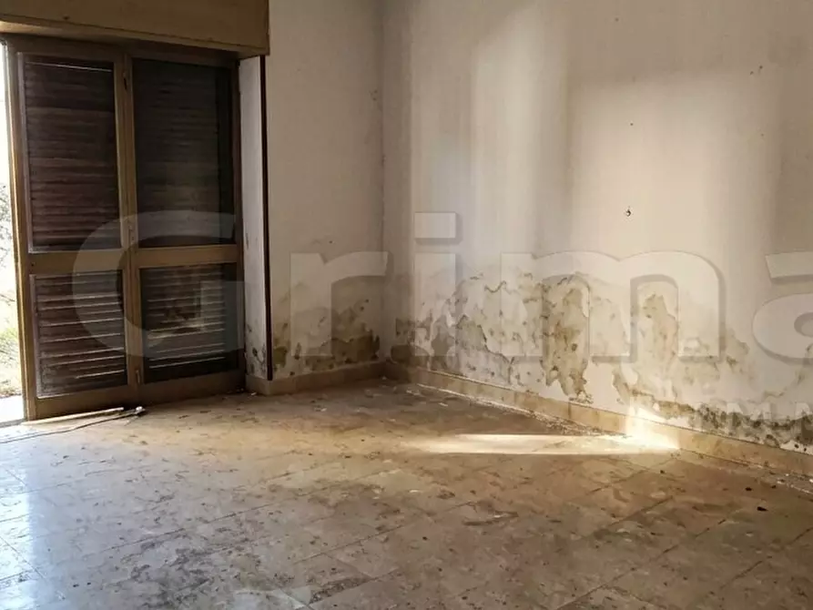 Immagine 12 di Palazzo in vendita  in Via Sferracavallo Snc a San Martino Valle Caudina