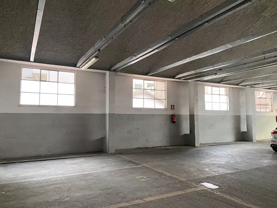 Immagine 5 di Capannone industriale in vendita  a Como