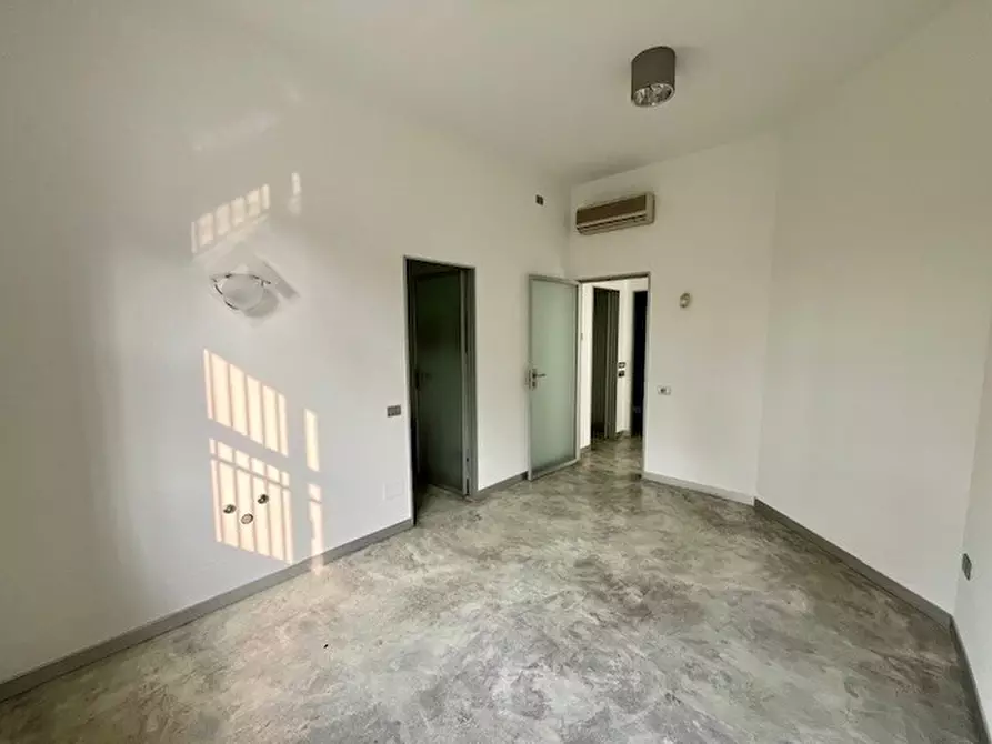 Immagine 10 di Locale commerciale in affitto  in Via Dante Alighieri 26 a Lurago D'erba