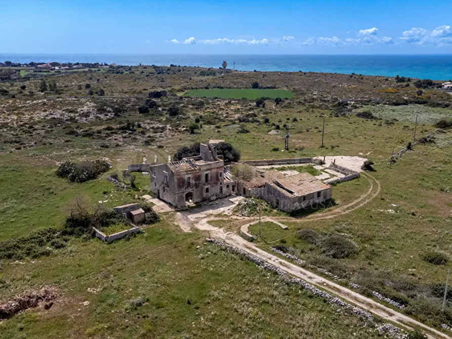 Immagine 2 di Villa in vendita  in VIA MALLIA 47 a Siracusa