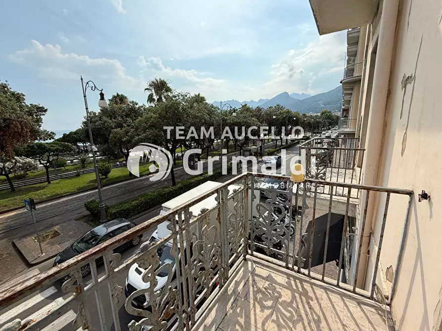 Immagine 21 di Appartamento in vendita  in Corso Giuseppe Garibaldi 167 a Salerno