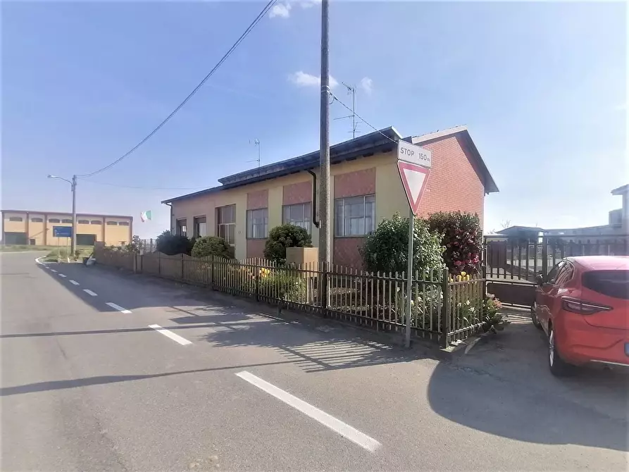 Immagine 1 di Casa indipendente in vendita  in via Pezzana 6 a Prarolo