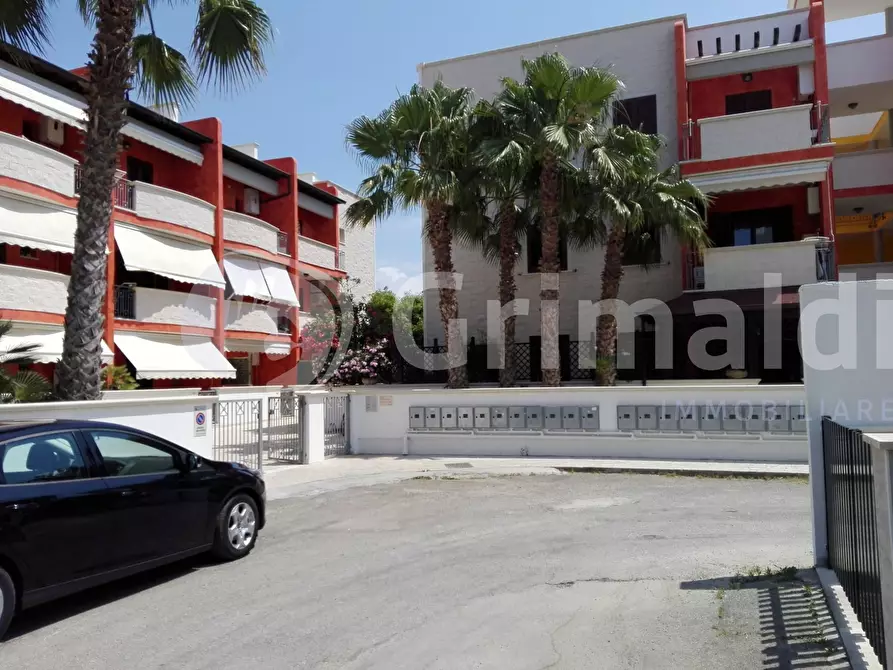 Immagine 32 di Trilocale in vendita  in Via della Robinia a Gallipoli