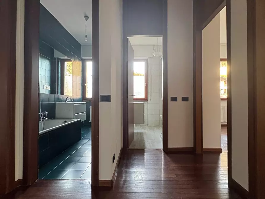 Immagine 17 di Quadrilocale in affitto  in Via Enrico Musa 4 a Como