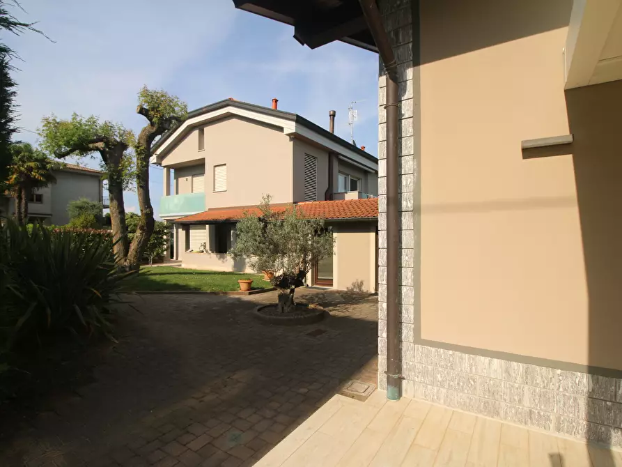 Immagine 45 di Villetta a schiera in vendita  a Appiano Gentile