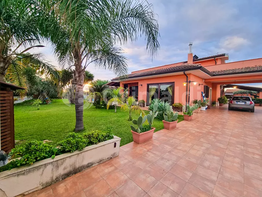 Immagine 1 di Villa in vendita  in Via delle Muse 39 a Siracusa