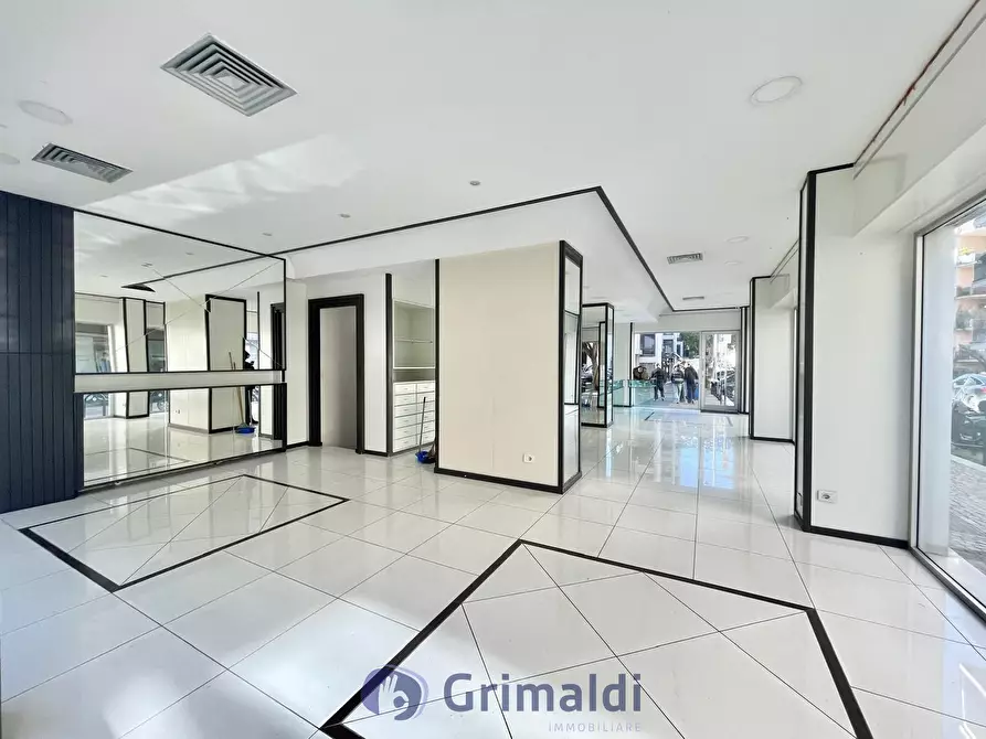 Immagine 17 di Locale commerciale in vendita  in Via Guglielmo Oberdan 57 a Lecce