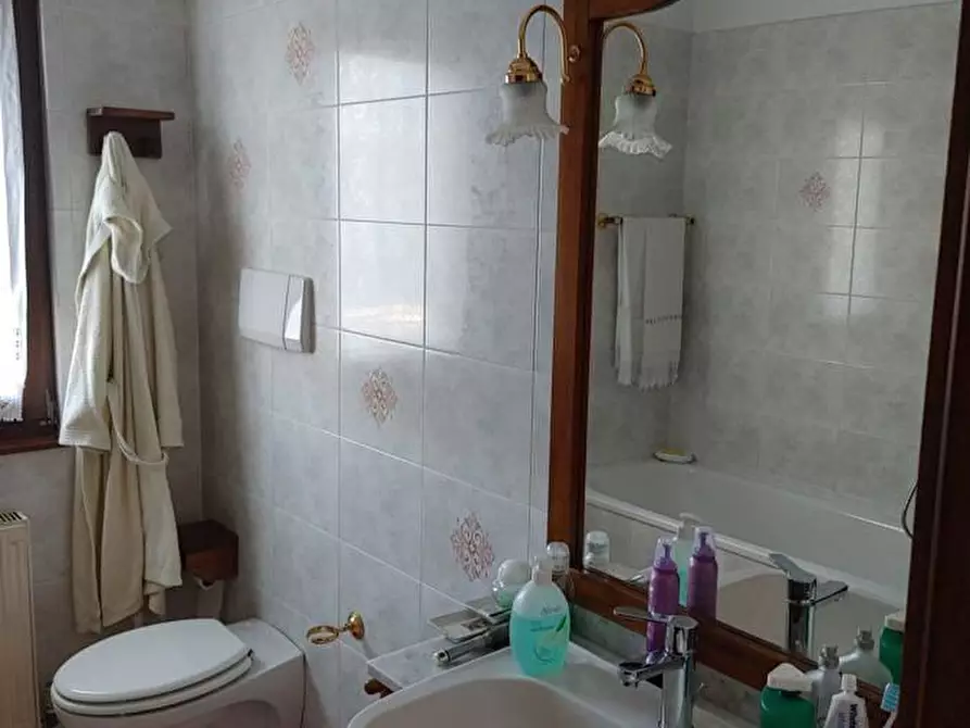 Immagine 18 di Casa indipendente in vendita  in Piazzale Felice Dardano 24a a Villata