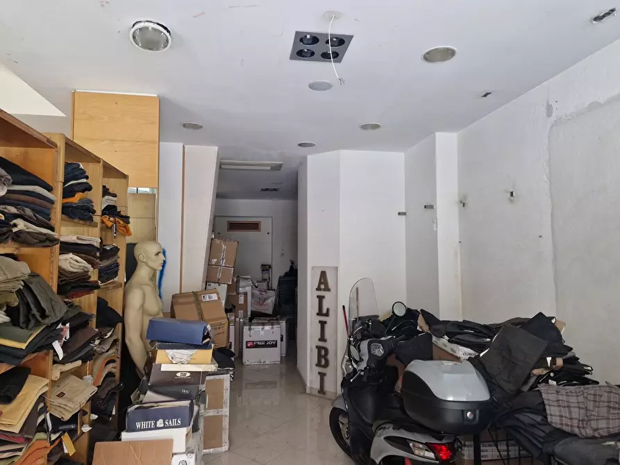 Immagine 7 di Locale commerciale in vendita  in Via Ettore Lombardo Pellegrino 19 a Messina