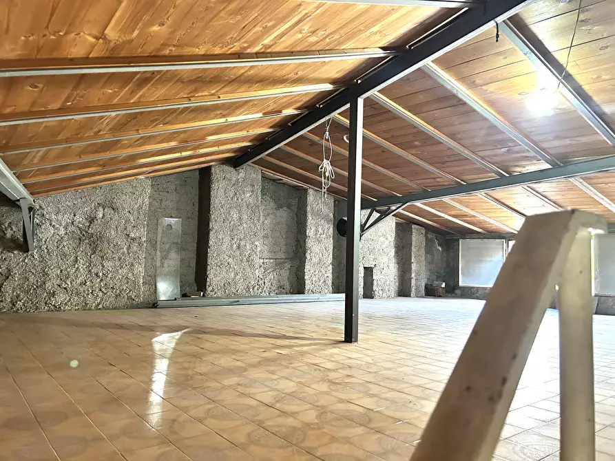 Immagine 5 di Locale commerciale in vendita  in Via Porta Romana 5-7 a Terracina