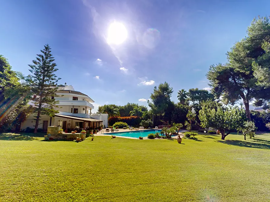 Immagine 30 di Villa in vendita  in Via Venosa 5 a Lecce