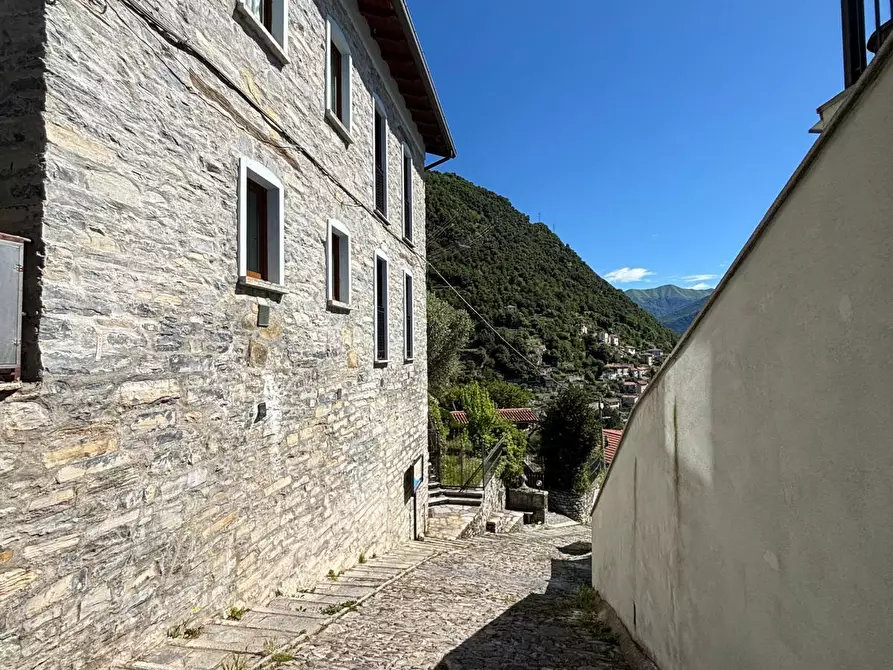 Immagine 30 di Appartamento in vendita  in Via al Noce 24 a Moltrasio