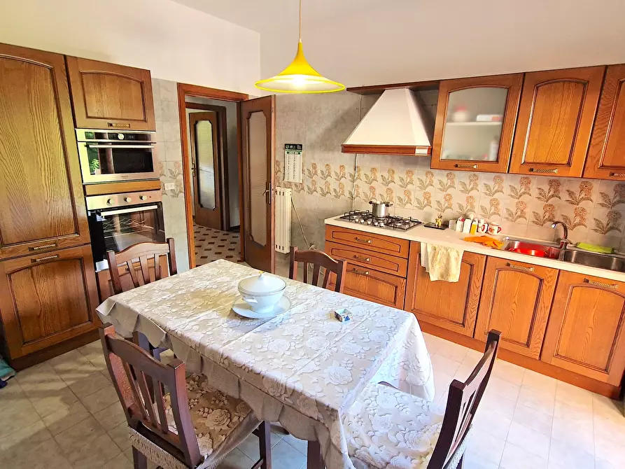 Immagine 6 di Pentalocale in vendita  in Via Antonio Annarumma 35 a Avellino